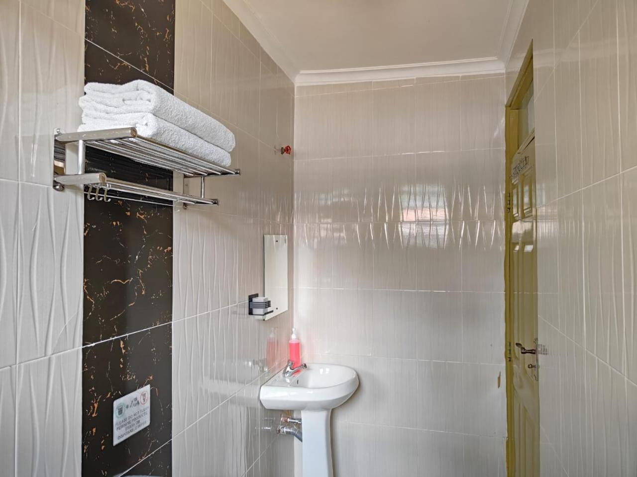 Ferienwohnung MILIMANI DRIVE LIVING I LUXE FLAWLESSLY FURNISHED UNITs Kisumu Exterior foto